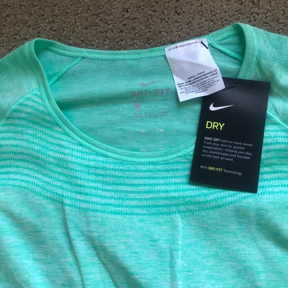 Nike NWT Mint Green Running Shirt - Picture 4 of 8